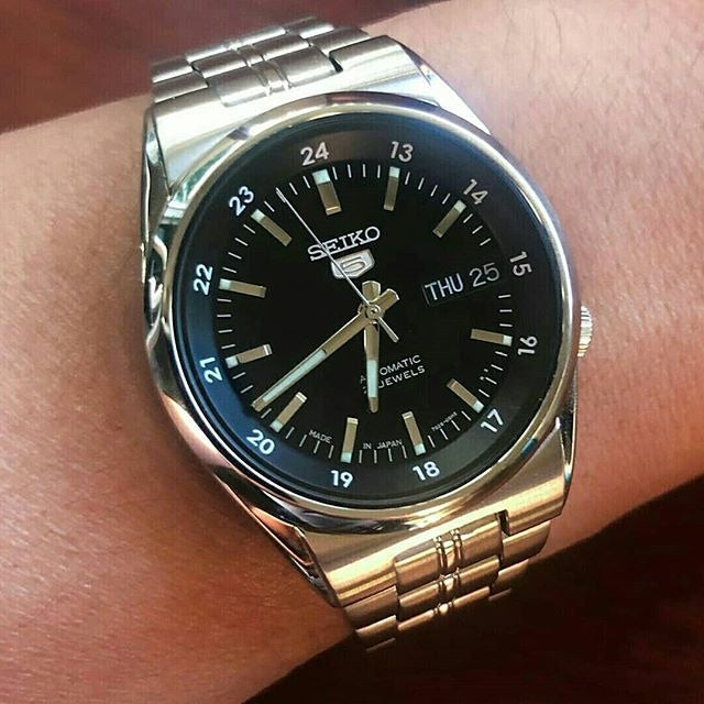 Reloj para Hombre Automático Japonés SEIKO 5 SNK567J1